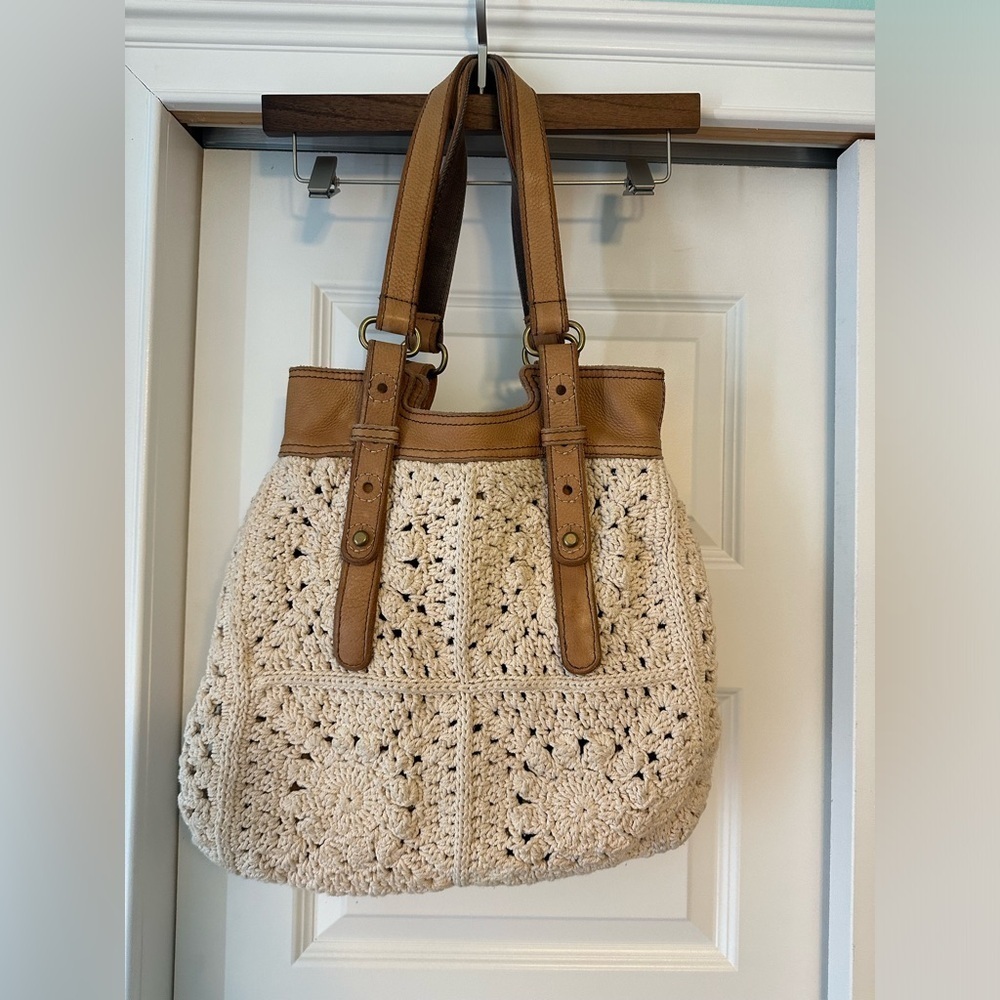 Lucky Brand Crochet Woven Macramé Boho Handbag Natural Color Leather Handles EUC